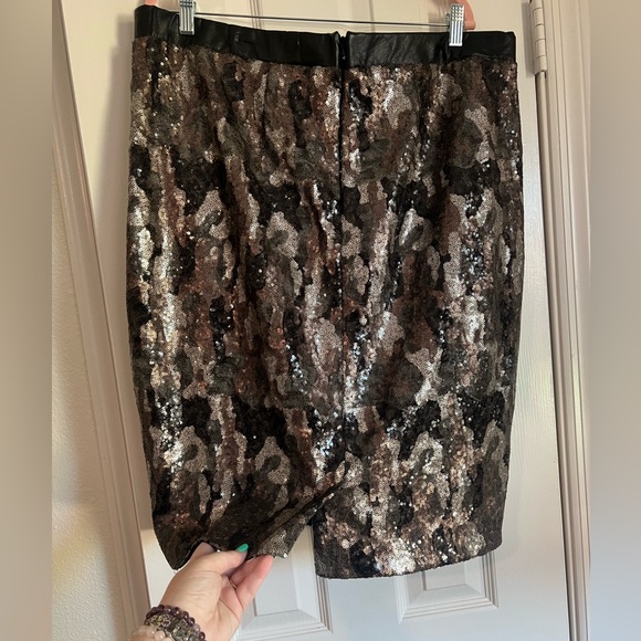 Lane Bryant Sequin Camo Print Skirt Size 20 - Picture 8 of 8